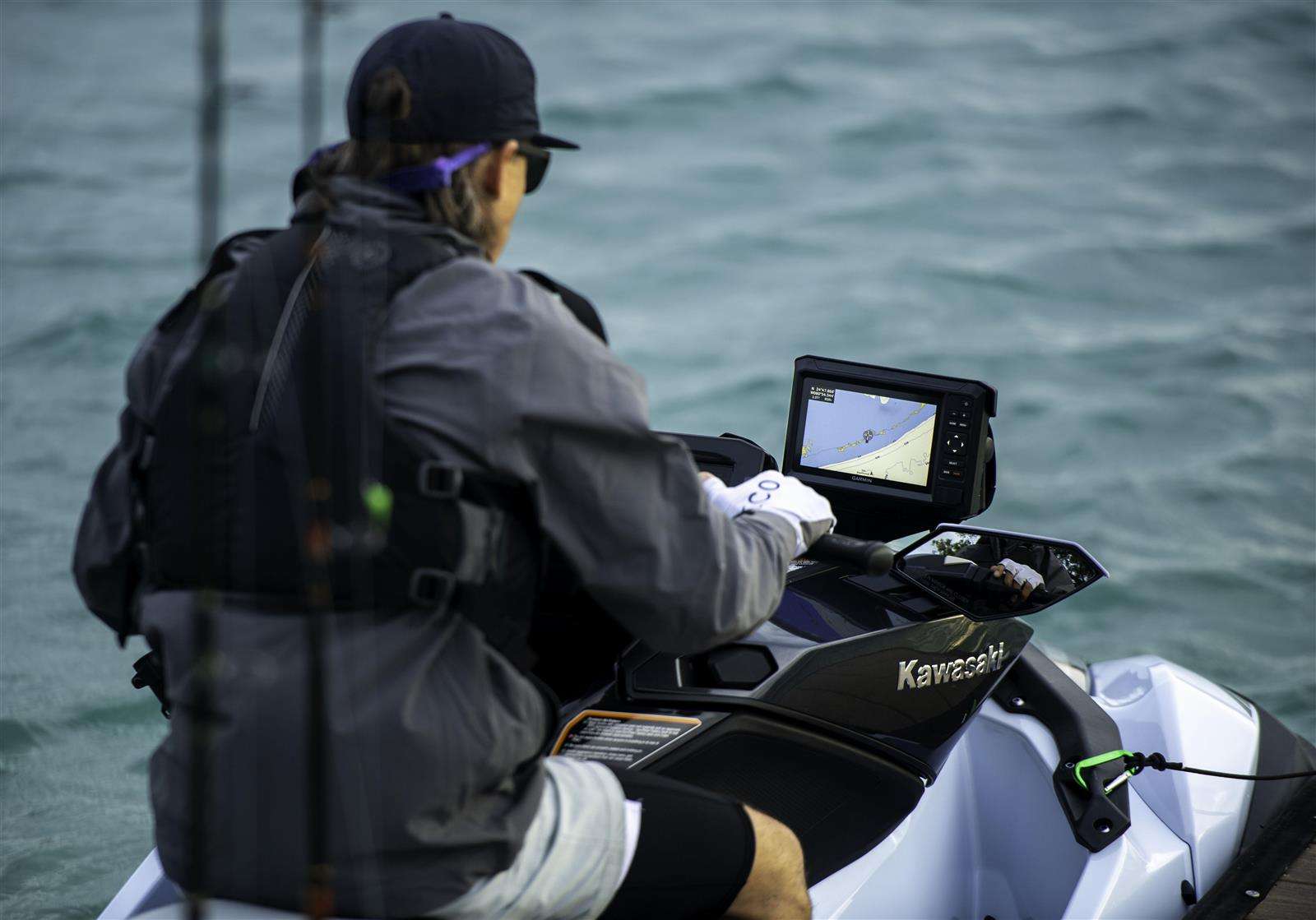 25MY_ULTRA_160LX-S_ANGLER_BK1_ACT__6_